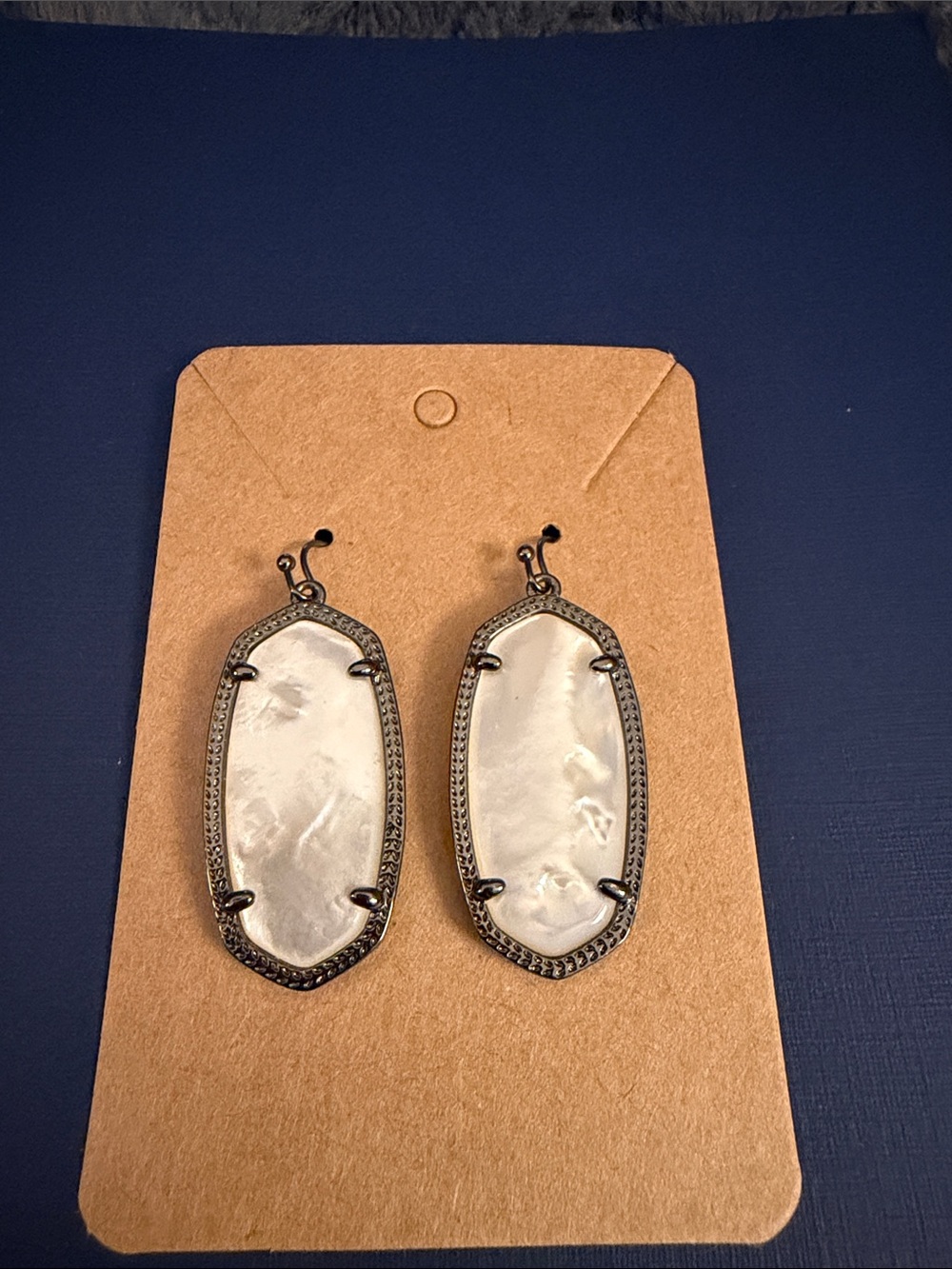 Kendra Scott Elle Dangle Oval Mother-of-Pearl Earrings - White